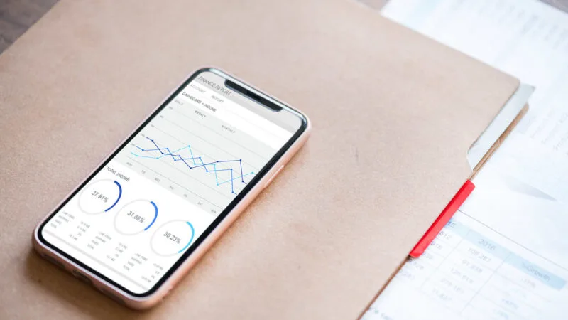 Annual vs monthly billing cash flow comparison at 2k 5k 10k MRR for SaaS founders
